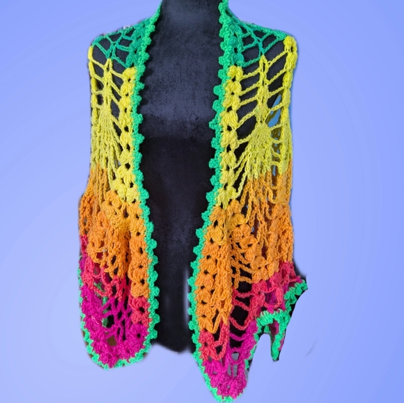 Summer Fun Pineapple Lace Shawl - Picture 1 of 2